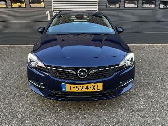 Opel Astra Sports Tourer 1.2i NAVI / CRUISE / CAMERA / XENON picture 2