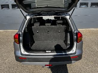 Suzuki Vitara 1.6i NAVI / CAMERA / CRUISE / TREKHAAK picture 24