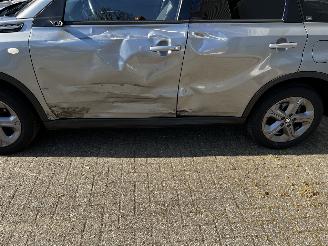 Suzuki Vitara 1.6i NAVI / CAMERA / CRUISE / TREKHAAK picture 5