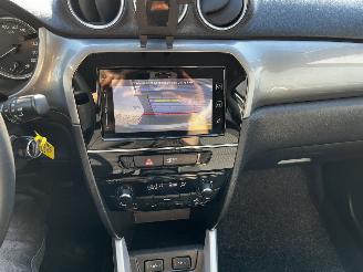 Suzuki Vitara 1.6i NAVI / CAMERA / CRUISE / TREKHAAK picture 14