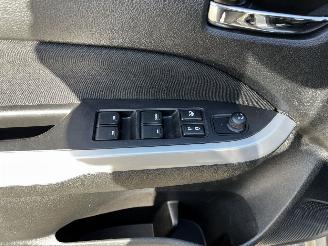 Suzuki Vitara 1.6i NAVI / CAMERA / CRUISE / TREKHAAK picture 22