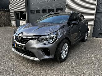 Damaged car Renault Captur 1.0 Tce CLIMA / NAVI / CRUISE / PDC 2020/2