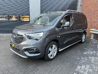 krockskadad bil bedrijf Opel Combo 1.5D L2 H1 CLIMA / CRUISE / NAVI / CAMERA / 130PK 2020/9