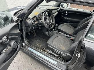 Mini Cabrio 1.5i WATERSCHADE picture 5