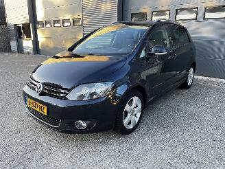 damaged passenger cars Volkswagen Golf plus 1.4 TSI CLIMA / STOELVERW / PDC / CRUISE 2011/8