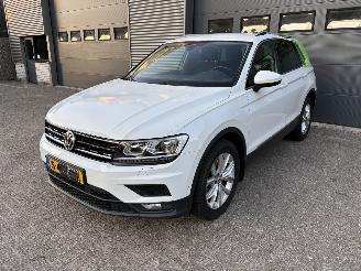 Schadeauto Volkswagen Tiguan 2.0 TSI 4 MOTION AUTOMAAT HIGHLINE 2019/10