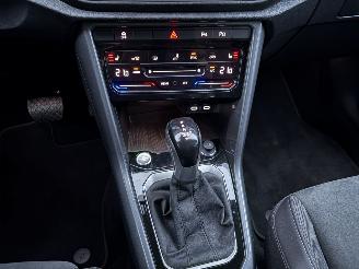 Volkswagen T-Roc 1.5 TSI AUTOMAAT / NAVI / CRUISE / CAMERA picture 10