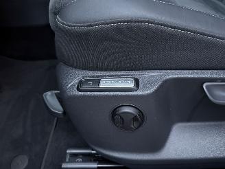 Volkswagen T-Roc 1.5 TSI AUTOMAAT / NAVI / CRUISE / CAMERA picture 16