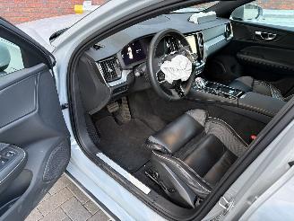 Volvo V-60 2.0 T6 Plug-in Hybrid AWD Plus Bright picture 9