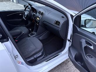 Volkswagen Polo 1.0i SOUND / CLIMA / NAVI / PDC picture 10