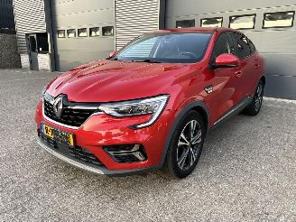 Schadeauto Renault Arkana 1.3 TCe AUTOMAAT / NAVI / CRUISE / PDC 2021/8
