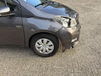 Toyota Yaris 1.3 VVT-I NAVI / CRUISE / PDC picture 5