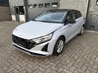Vaurioauto  passenger cars Hyundai I-20 1.0T-GDI CAMERA / NAVI / CRUISE / 120PK 2024/3