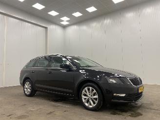 krockskadad bil auto Skoda Octavia 1.0 TSI  Ambition Navi Clima 2017/7