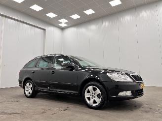krockskadad bil auto Skoda Octavia Combi 1.2 TSI Ambition Navi Clima 2011/11