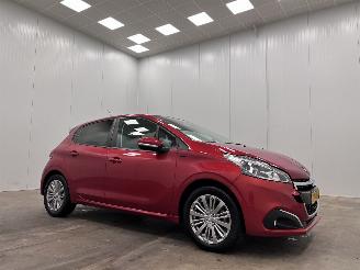 Schadeauto Peugeot 208 1.2 PureTech 5-drs Navi Airco 2019/6