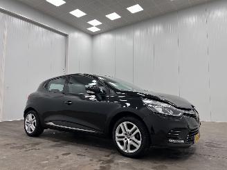 krockskadad bil auto Renault Clio 0.9 TCe Zen 5-drs Navi Airco 2018/8