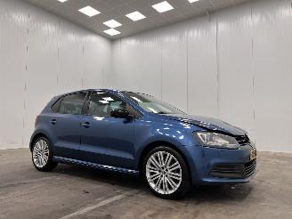 Damaged car Volkswagen Polo 1.4 TSI BlueGT DSG. 5-drs Navi Clima 2013/1