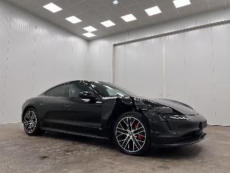 uszkodzony samochody osobowe Porsche Taycan 4S Performance Panoramadak 2021/1