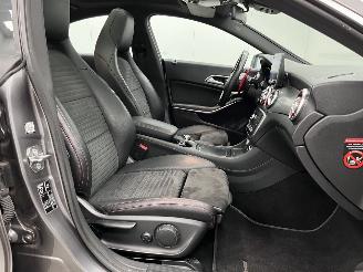 Mercedes Cla-klasse 180 Autom. AMG Panoramadak Navi Clima picture 10