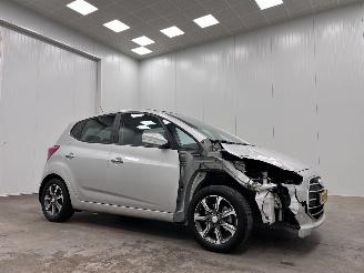 Schadeauto Hyundai Ix20 1.6i Autom.Panoramadak  Navi Clima 2017/11