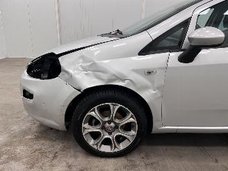 Fiat Punto Evo 0.9 TwinAir Sempre 5-drs Navi Clima picture 15