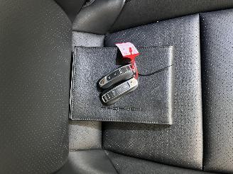 Porsche Taycan Panoramadak picture 15