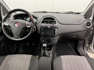 Fiat Punto Evo 0.9 TwinAir Sempre 5-drs Navi Clima picture 11