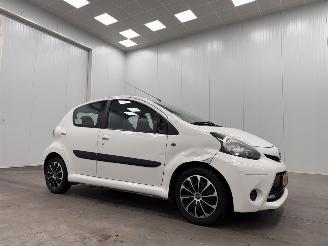 Schadeauto Toyota Aygo 1.0 VVT-i Autom. 5-drs Airco 2014/1