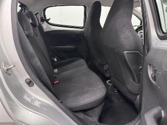 Peugeot 108 1.0 e-VTi Active Airco picture 10
