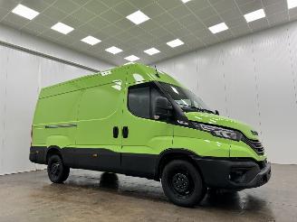 danneggiata veicoli commerciali Iveco Daily 35-210 Hi-Matic L2H2 Navi Clima 2025/11