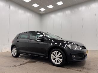 Vaurioauto  passenger cars Volkswagen Golf 1.2 TSI 5-drs Navi Clima 2016/2