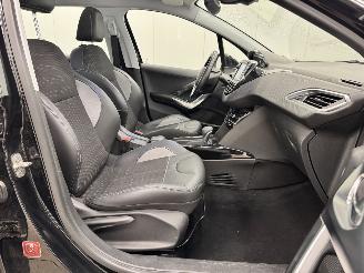 Peugeot 2008 1.2 PureTech Allure Panoramadak Navi Clima picture 9