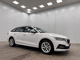 skadebil auto Skoda Octavia Combi 1.4 TSI PHEV Edition Navi Clima 2023/4