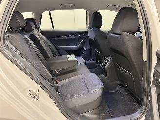 Skoda Octavia Combi 1.4 TSI PHEV Edition Navi Clima picture 10