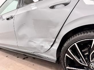 Volkswagen Golf 2.0 TDI R-Line Panoramadak 5-drs Airco picture 17