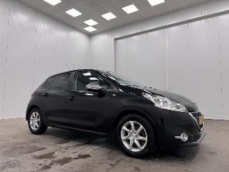 Schadeauto Peugeot 208 1.2 PureTech Style 5-drs Navi Airco 2015/5