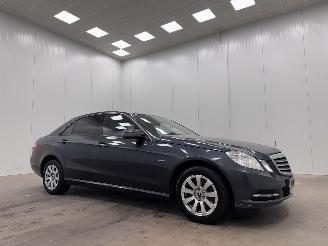 krockskadad bil auto Mercedes E-klasse 300 CDI Autom Navi Clima 2011/11