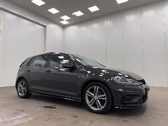 krockskadad bil auto Volkswagen Golf 1.5 TSI DSG R-Line Panoramadak Navi Clima 2019/6