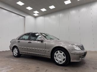 Schadeauto Mercedes C-klasse 180 Kompressor Navi Clima 2006/3