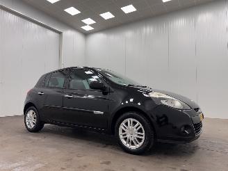 Schadeauto Renault Clio 1.2 Authentique 5-drs Airco 2012/7