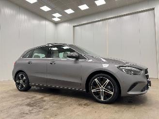 Unfallwagen Mercedes B-klasse 180 Luxury Line Panoramadak Navi clima 2024/1
