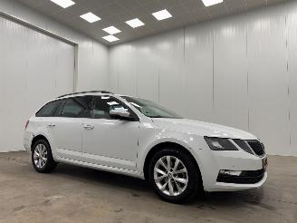 uszkodzony samochody osobowe Skoda Octavia Combi 1.0 TSI Navi Clima 2019/8