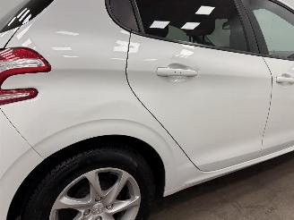 Peugeot 208 1.2 PureTech Style Pack Navi Airco picture 17
