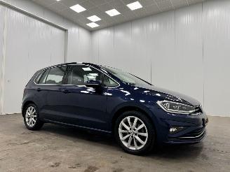 Vaurioauto  passenger cars Volkswagen Golf Sportsvan 1.5 TSI DSG HighLine Navi Clima 2018/11