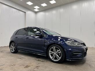 krockskadad bil auto Volkswagen Golf 1.5 TSI R-Line Panoramadak 5-drs Navi Clima 2017/11