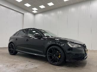 damaged passenger cars Audi A3 Sportback 1.4 E-Tron PHEV Panoramadak Navi Clima 2015/3