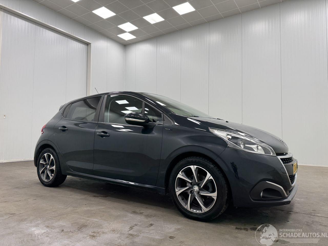 Peugeot 208 1.2 PureTech Signature 5-drs Navi Airco