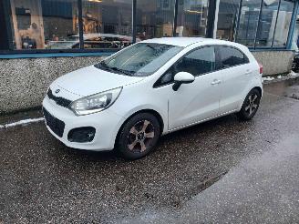 Unfallwagen Kia Rio Rio III (UB) Hatchback 1.2 CVVT 16V (G4LA5) [63kW] 2012/12