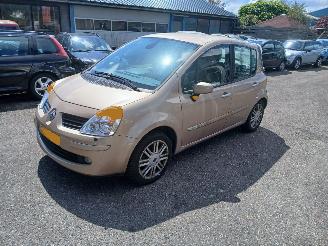 krockskadad bil auto Renault Modus Modus/Grand Modus (JP) MPV 1.6 16V (K4M-791) [82kW] 2005/7